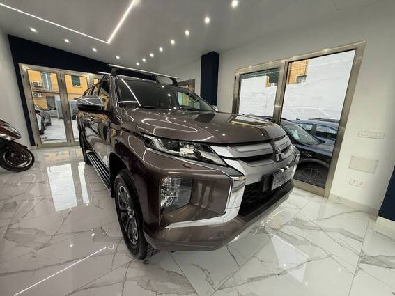 Mitsubishi L200 MItsubishi L200 d.cab 2.3d Intense 4wd 150cv auto
