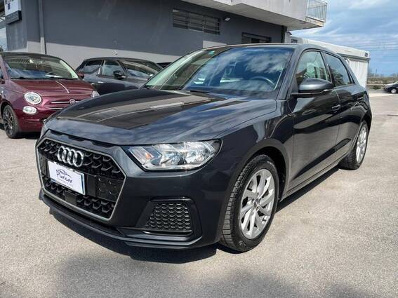Audi A1 25 1.0 tfsi Admired