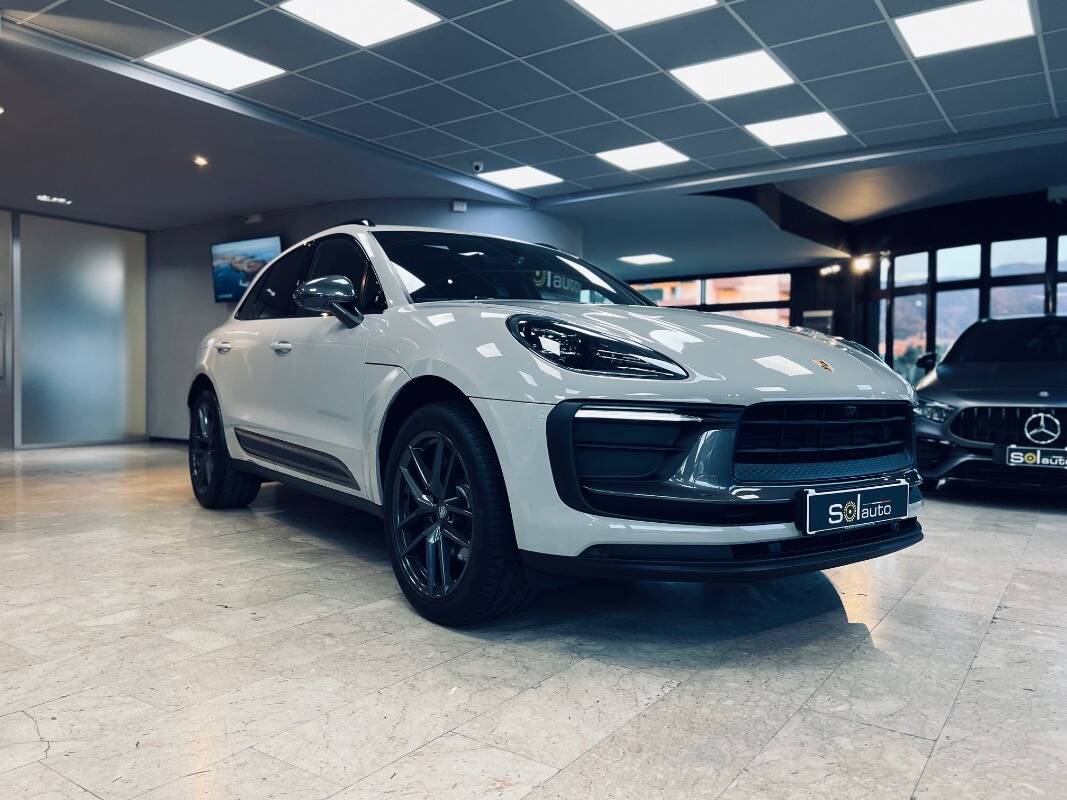 Porsche Macan I 2022
