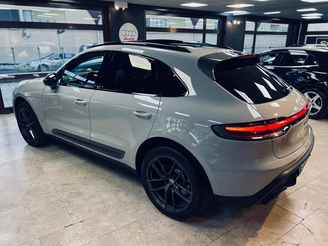 Porsche Macan I 2022