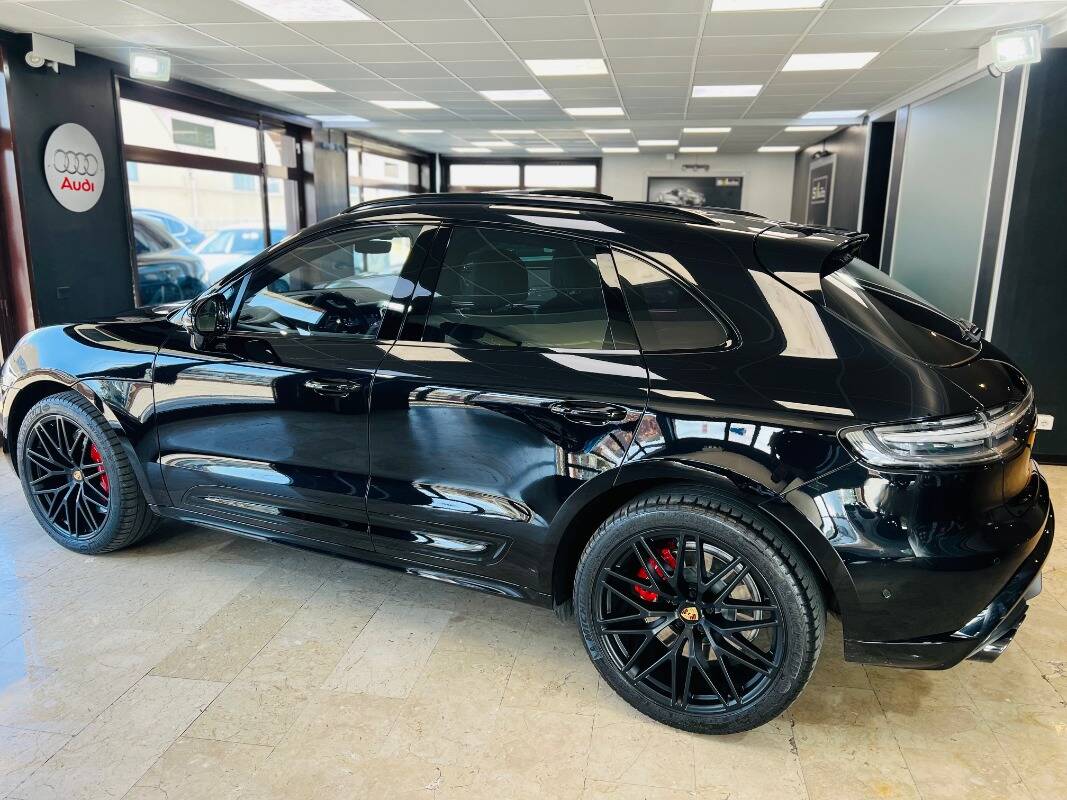 Porsche Macan I 2022