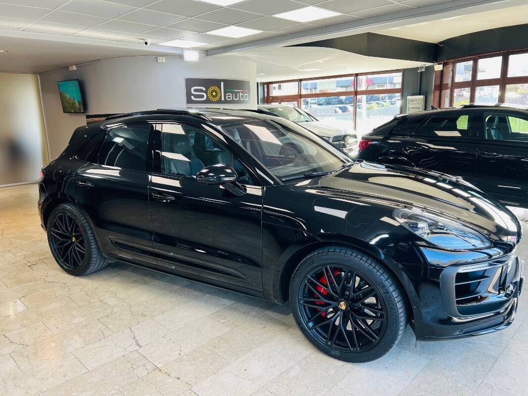 Porsche Macan I 2022