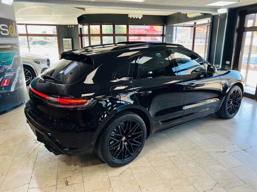 Porsche Macan I 2022