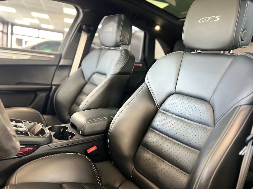 Porsche Macan I 2022
