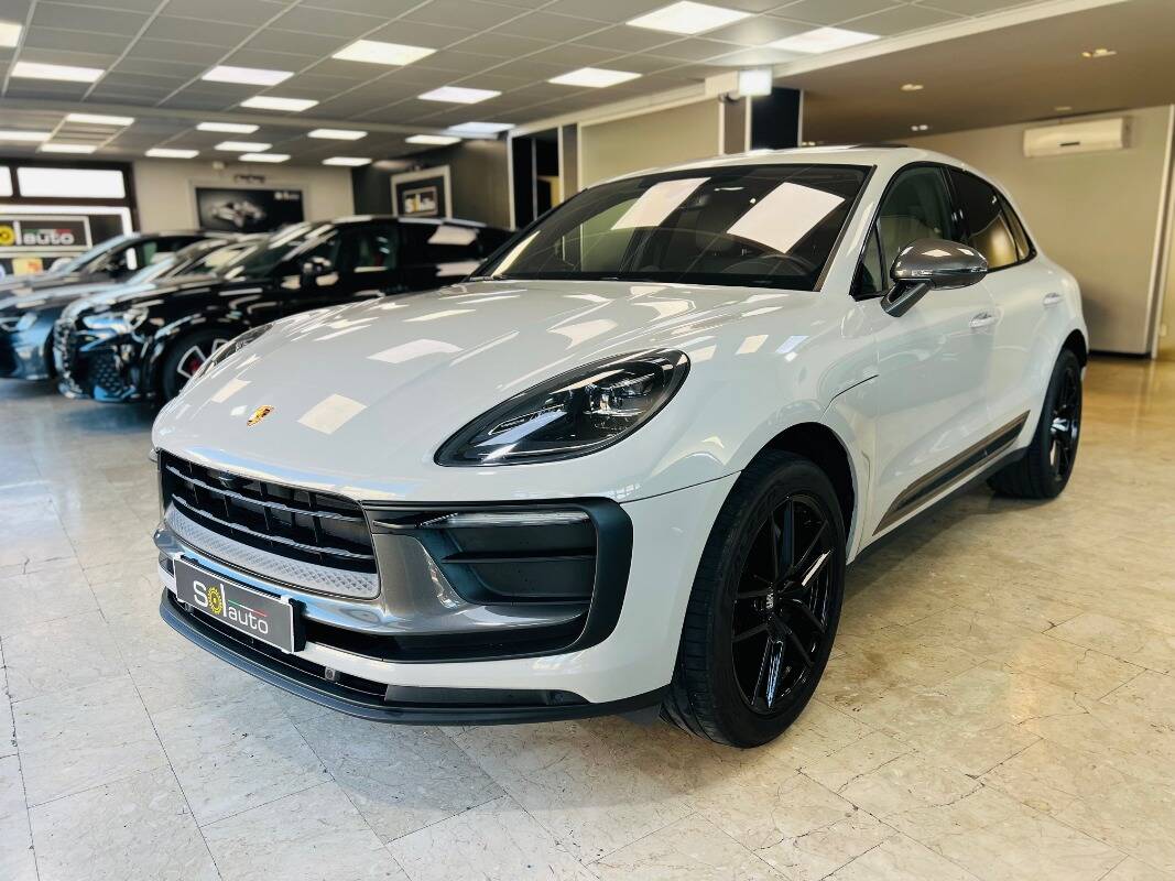 Porsche Macan I 2022