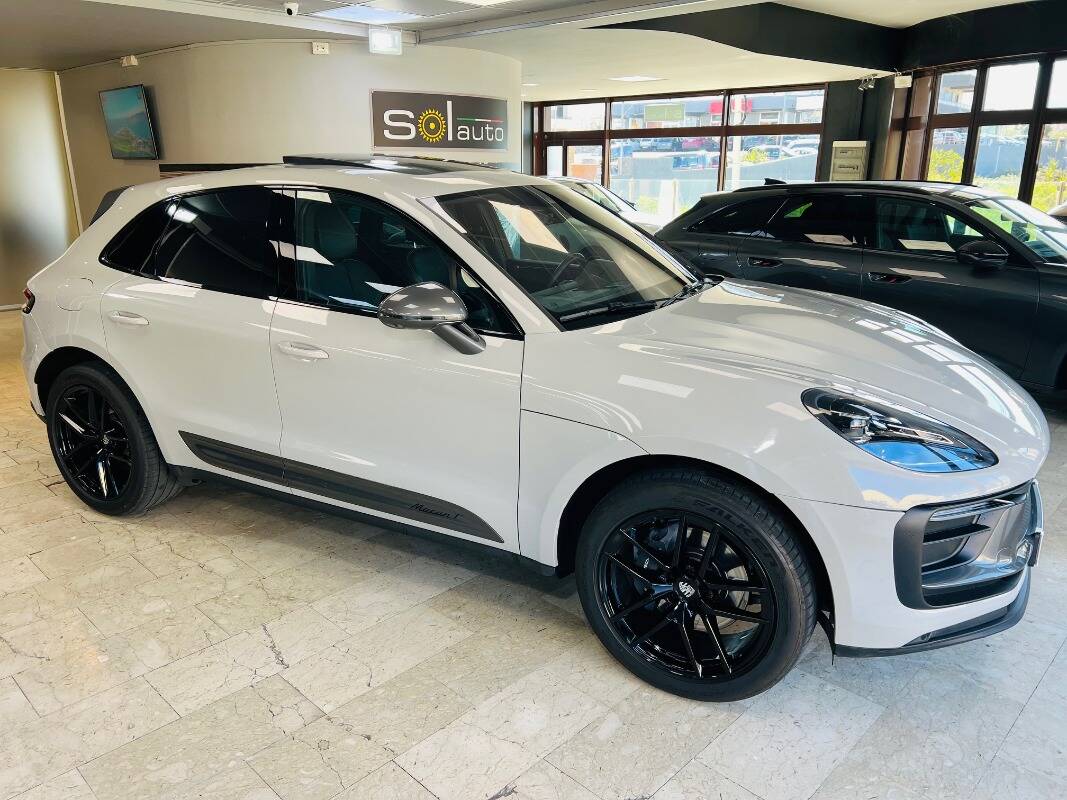 Porsche Macan I 2022