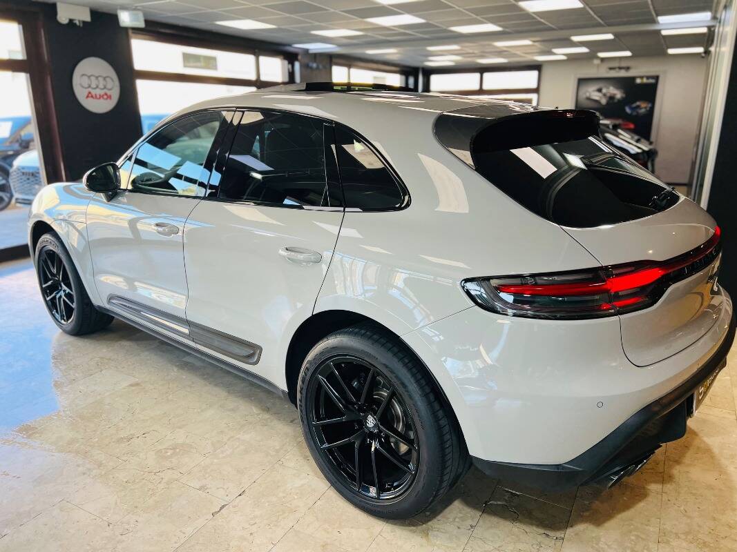 Porsche Macan I 2022