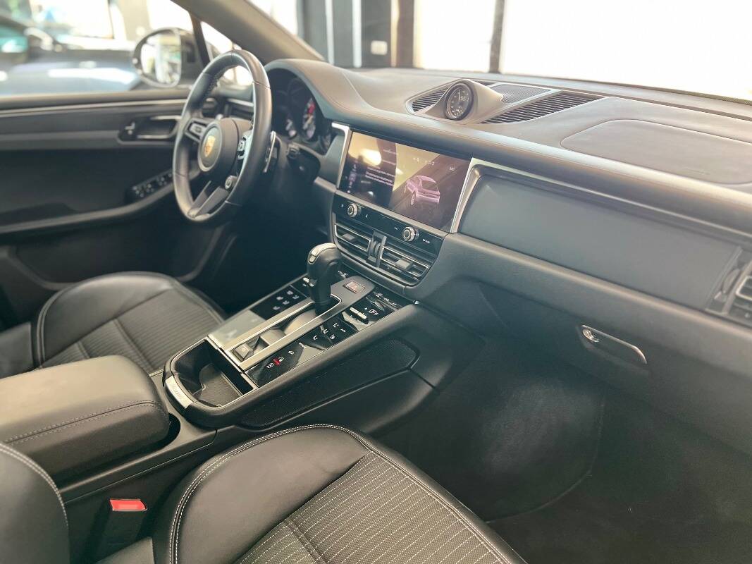 Porsche Macan I 2022