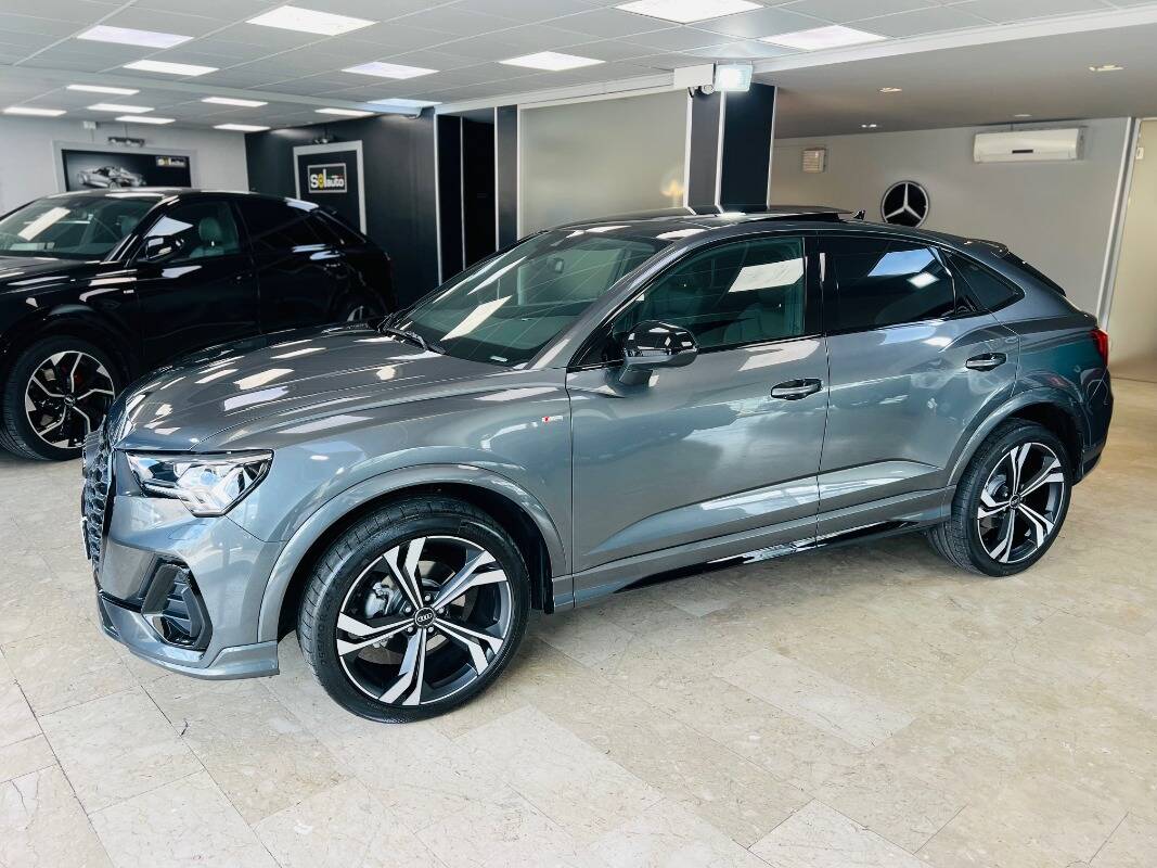 Audi Q3 Sportback, 35 2.0 tdi Identity Black quattro s-tronic