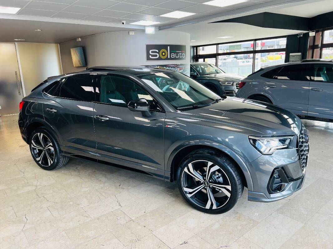 Audi Q3 Sportback, 35 2.0 tdi Identity Black quattro s-tronic