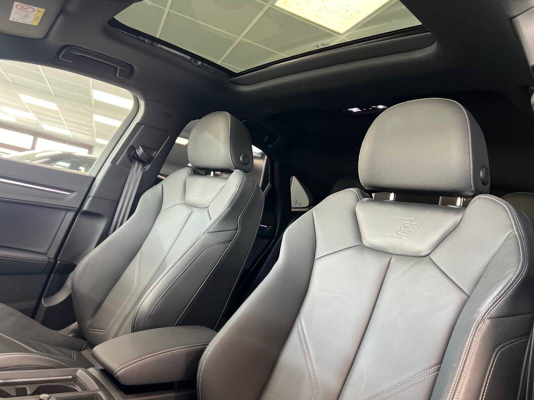 Audi Q3 Sportback, 35 2.0 tdi Identity Black quattro s-tronic