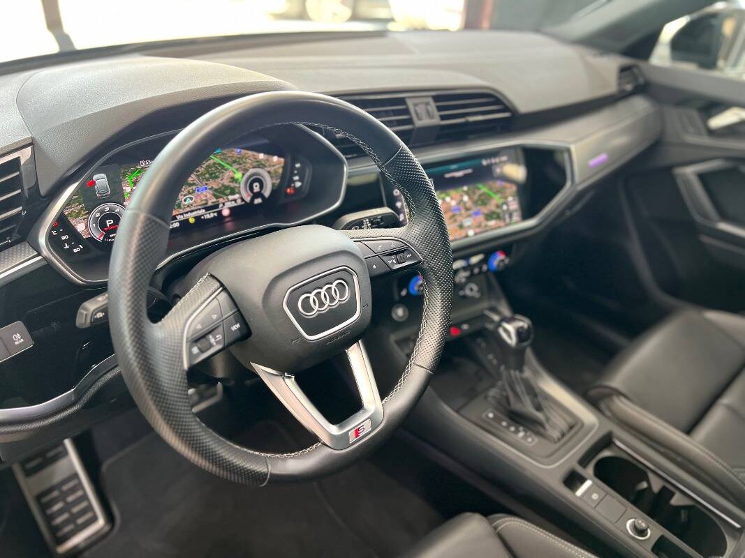 Audi Q3 Sportback, 35 2.0 tdi Identity Black quattro s-tronic