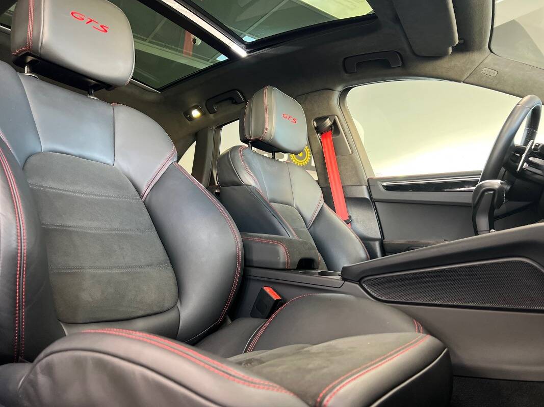 Porsche Macan I 2022