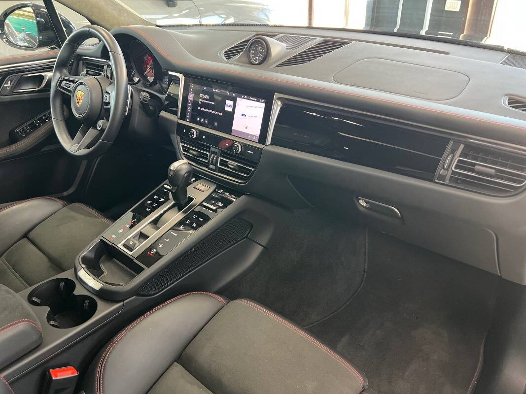 Porsche Macan I 2022