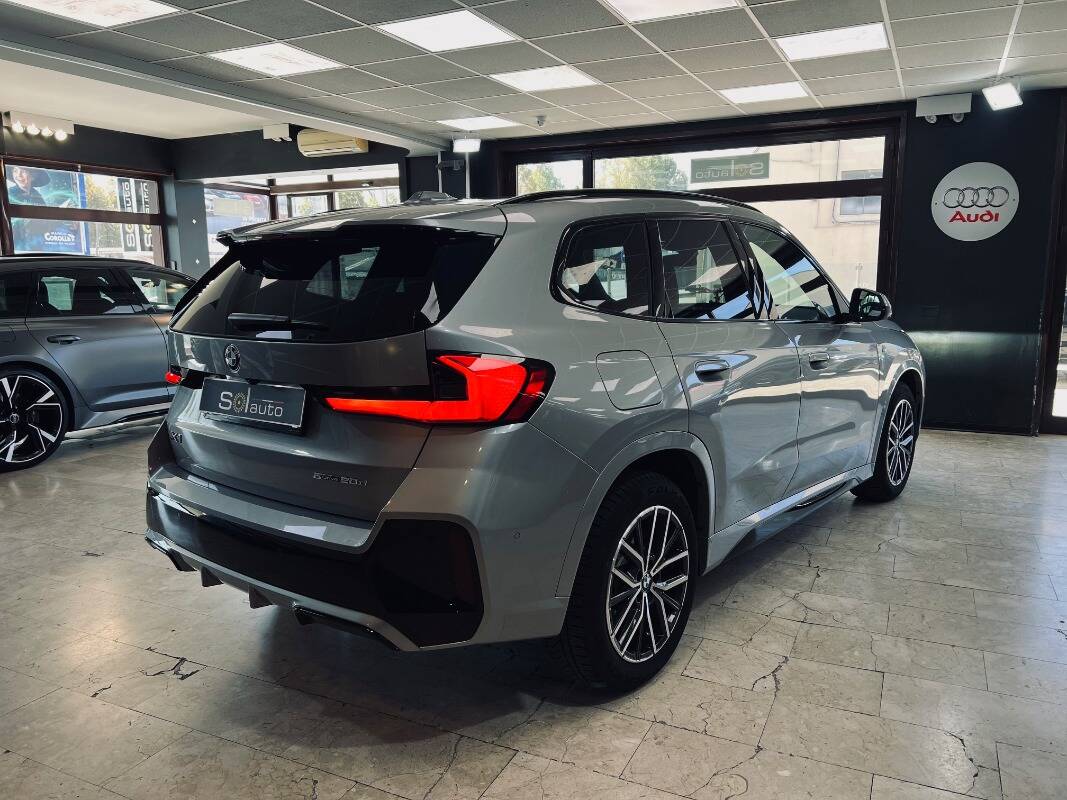 BMW X1 U11
