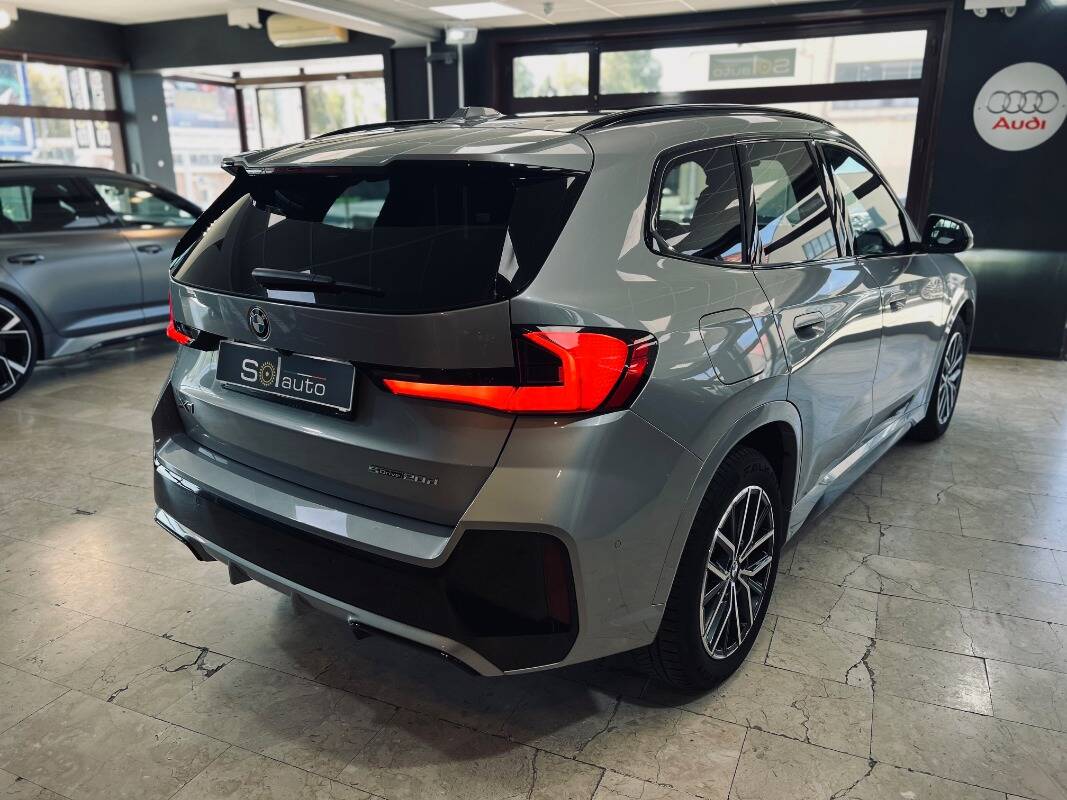 BMW X1 U11