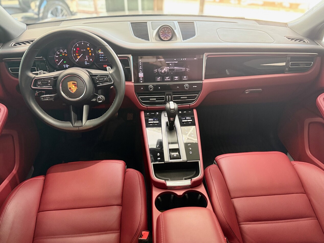 Porsche Macan I 2022