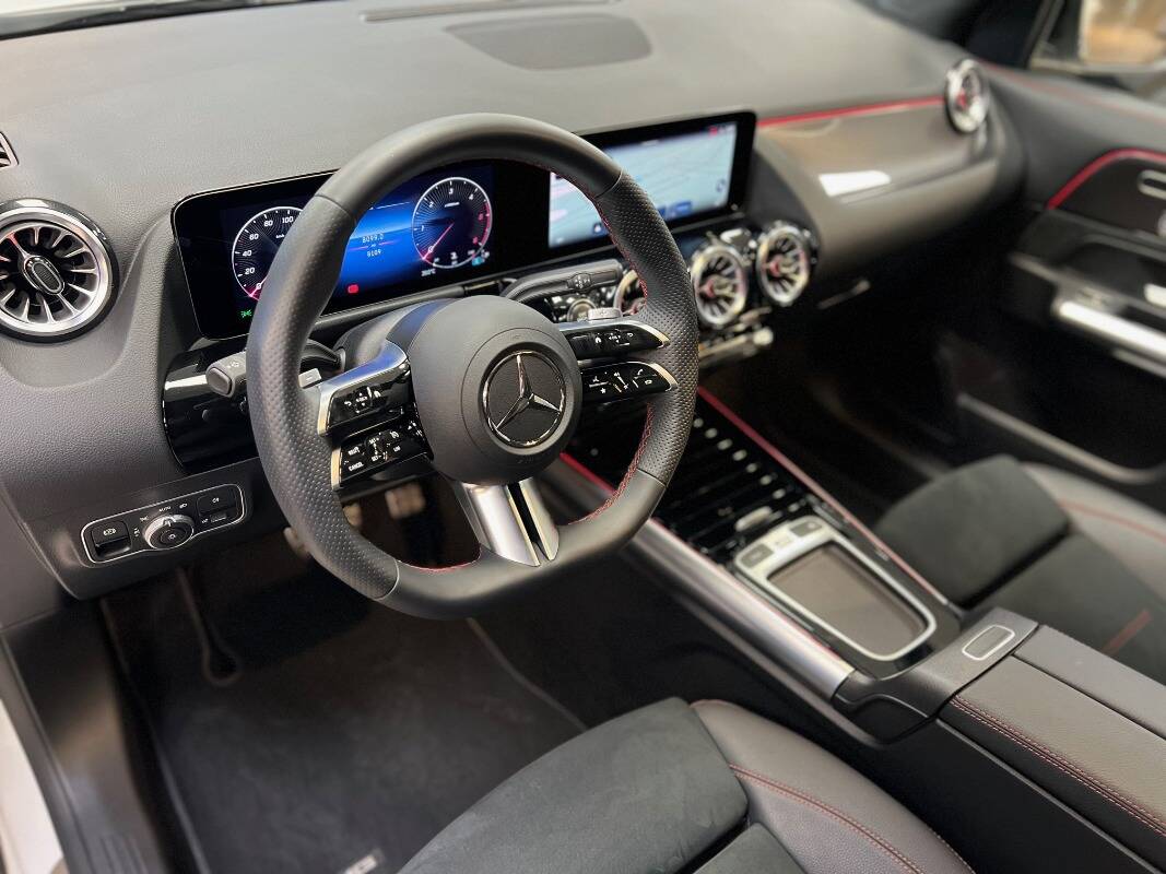 Mercedes GLA-H247 2023