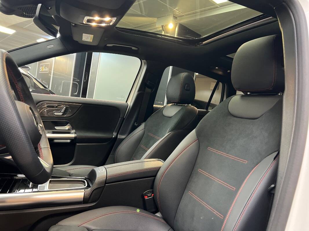 Mercedes GLA-H247 2023