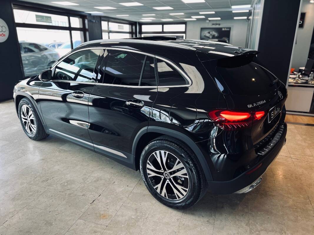 Mercedes GLA-H247 2023