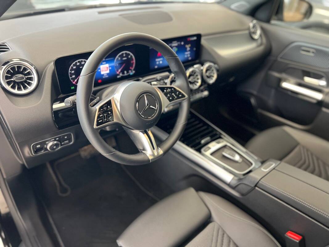 Mercedes GLA-H247 2023