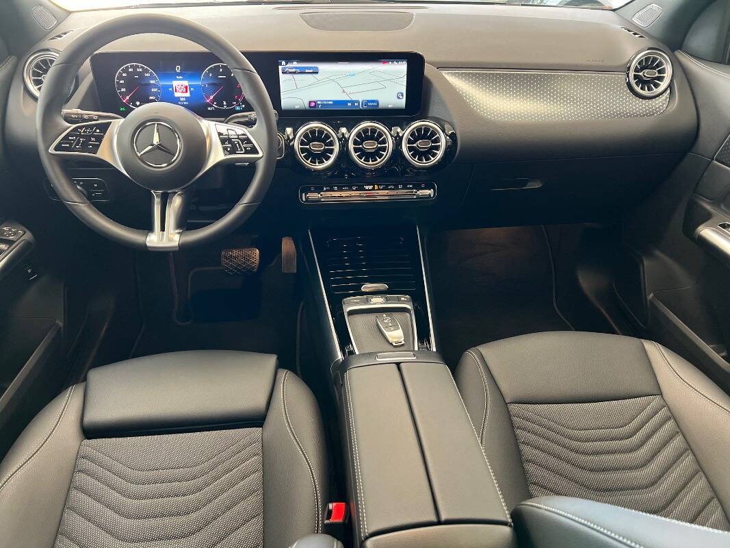 Mercedes GLA-H247 2023
