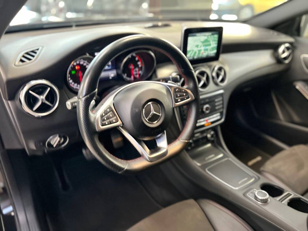 Mercedes GLA-X156 2017