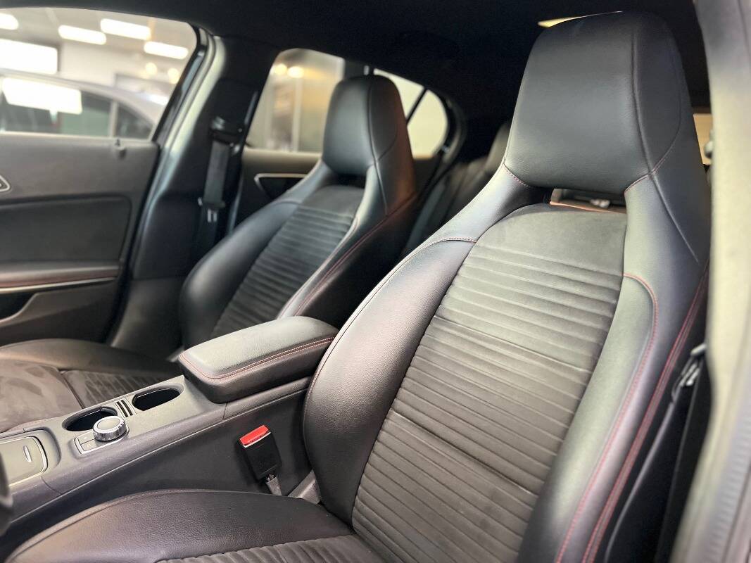 Mercedes GLA-X156 2017