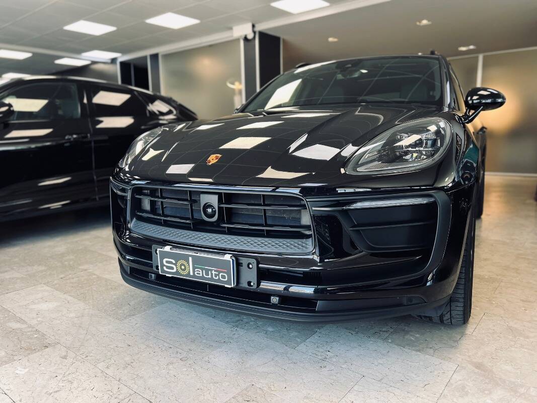 Porsche Macan I 2022