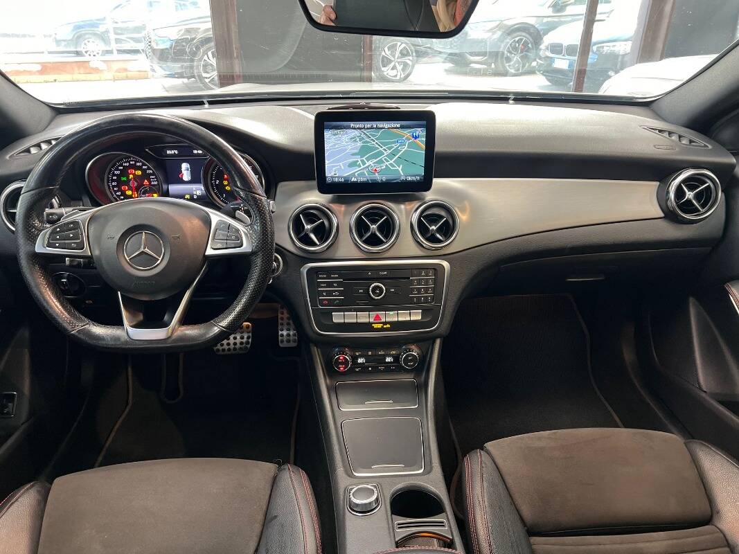 Mercedes GLA-X156 2017
