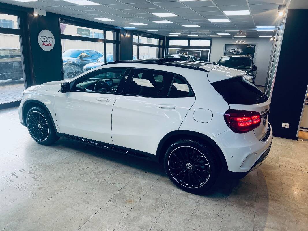Mercedes GLA-X156 2017