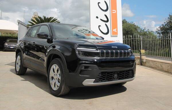 Jeep Avenger 1.2 e-hybrid mhev Altitude 110cv edct6 | pack Infotainment e convenience | KMzero 02.2026