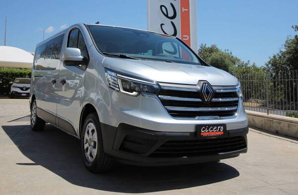 Renault Trafic 2.0 blue dci 150cv L2 Authentic 9 posti | 32.000 km | 12.2024