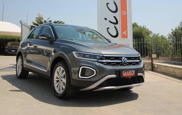 Volkswagen T-Roc 1.0 tsi Style 115cv |  11.800 KM | 2025