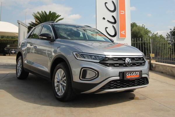Volkswagen T-Roc 2.0 tdi Life 150cv dsg | 22.000 km | 2025