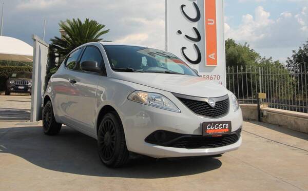 Lancia Ypsilon III 2015 1.0 firefly hybrid Silver s&s 70cv - Lancia