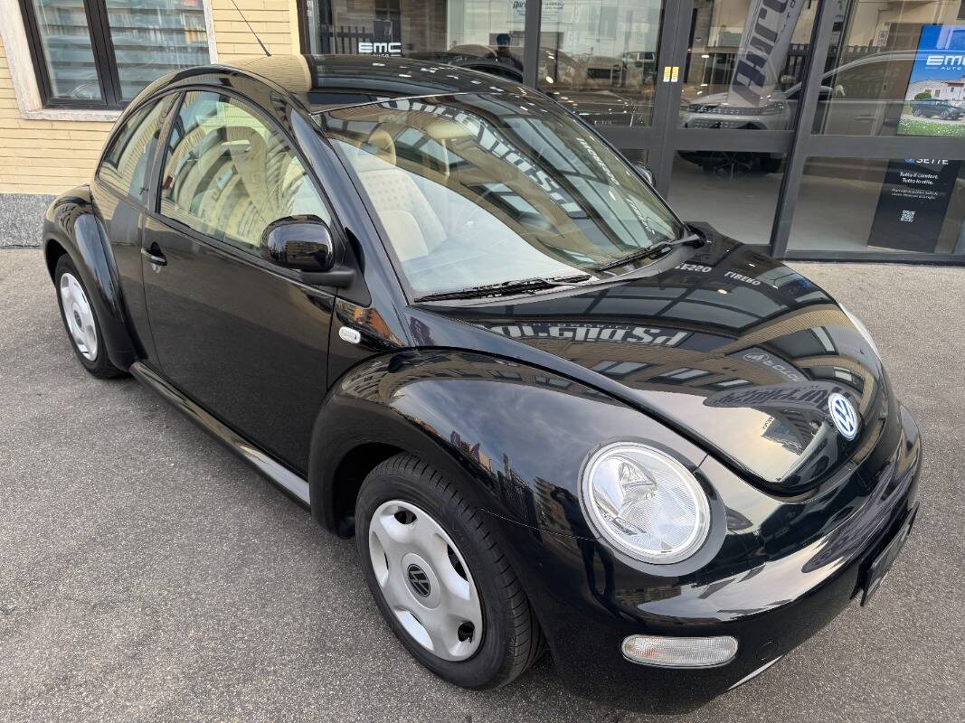 Volkswagen New Beetle Berlina 2.0, foto 1 di 14