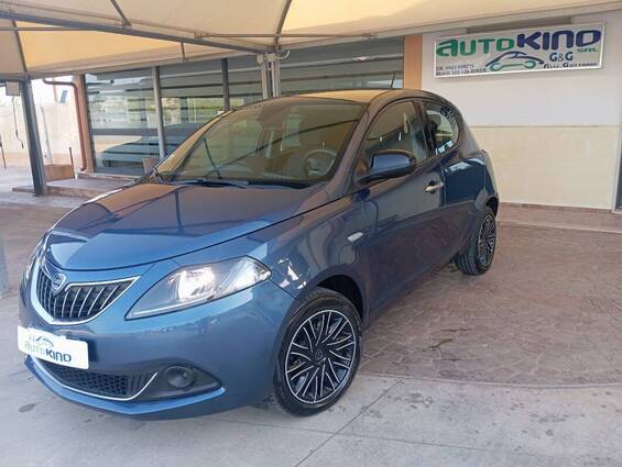 Lancia Ypsilon 1.0 firefly hybrid Silver Plus s&s 70cv