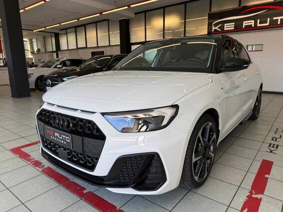 Audi A1 30 1.0 tfsi Identity Black 116cv s-tronic