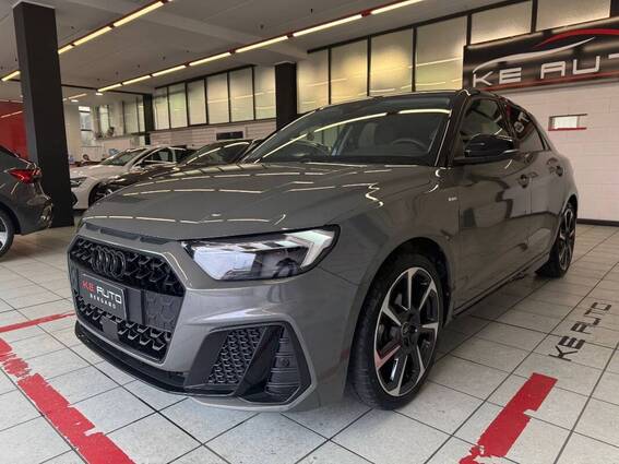 Audi A1 30 1.0 tfsi Identity Black 116cv s-tronic