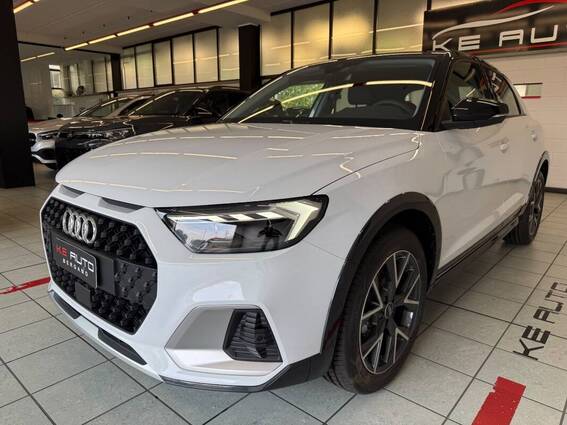 Audi A1 30 1.0 tfsi Identity Contrast 116cv s tronic