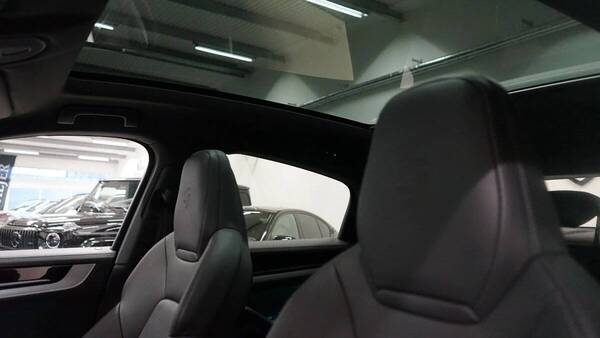 583_012.jpeg